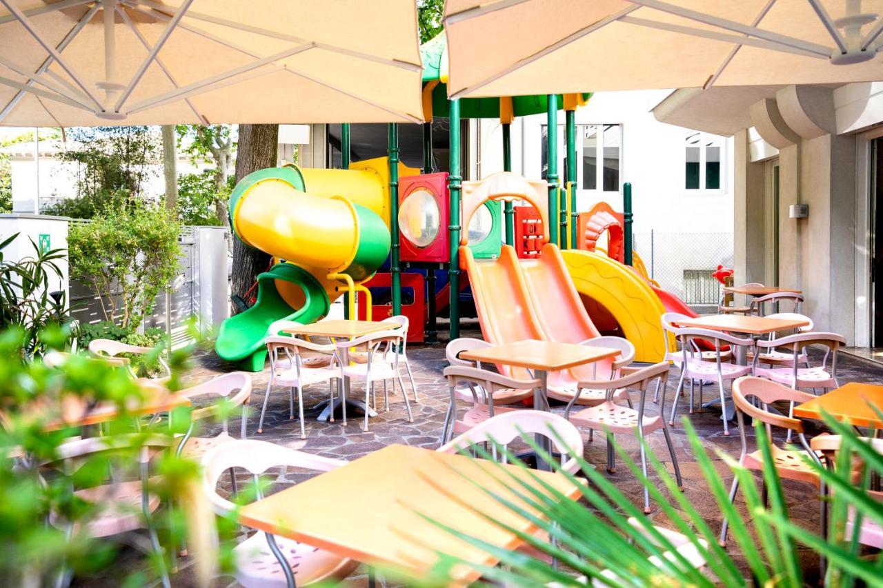 Hotel Angelus Rimini Exterior foto